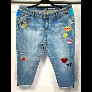NEW! Soho Relaxed Boyfriend Fit Denim Jeans Women's Sz 14 Patches Y2K Peace NYC